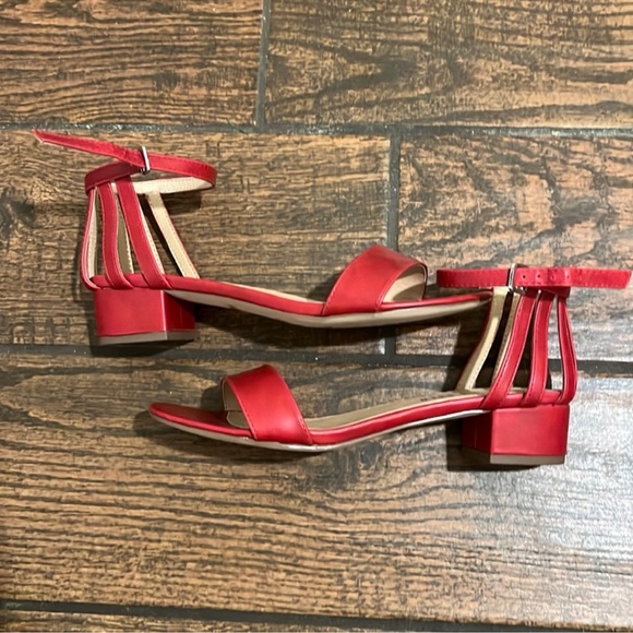 New Chelsea Crew Red Sandals - Picture 4 of 6